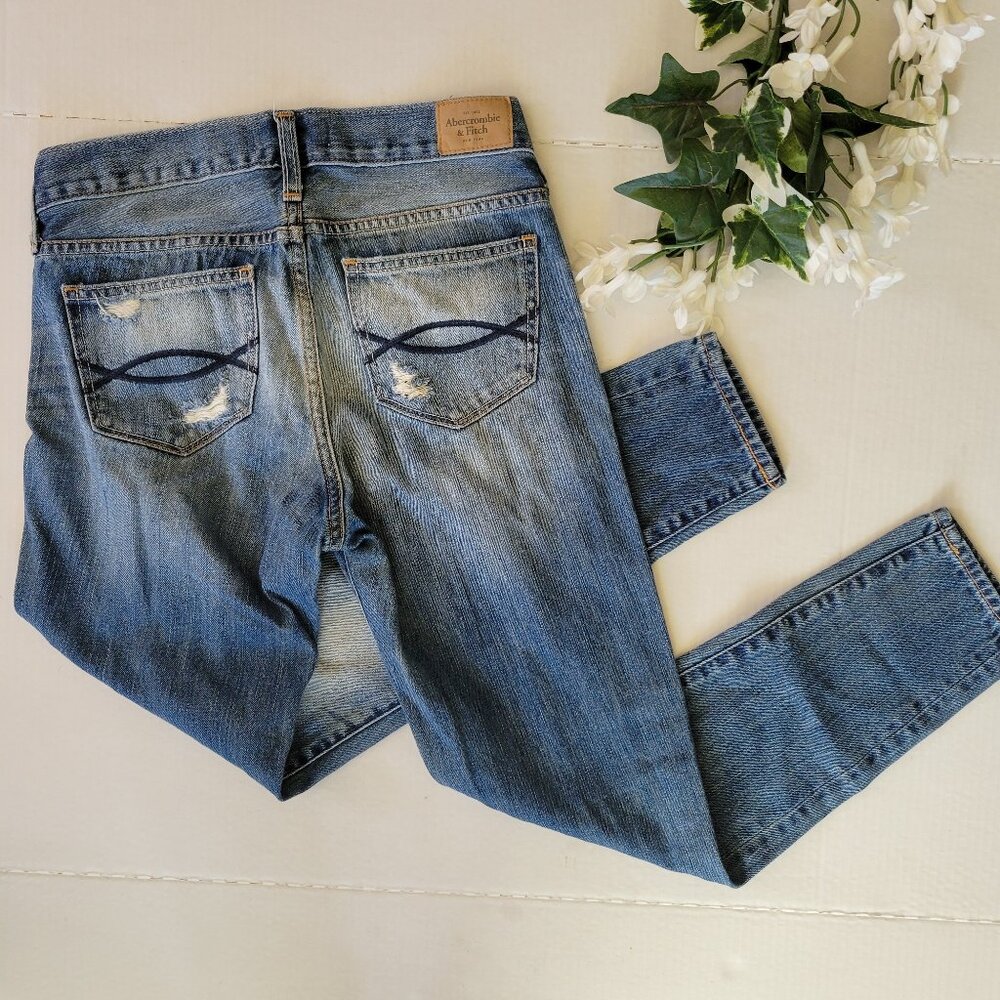 Abercrombie and Fitch A&F Distressed Jeans Sz 0 Medium Wash Skinny